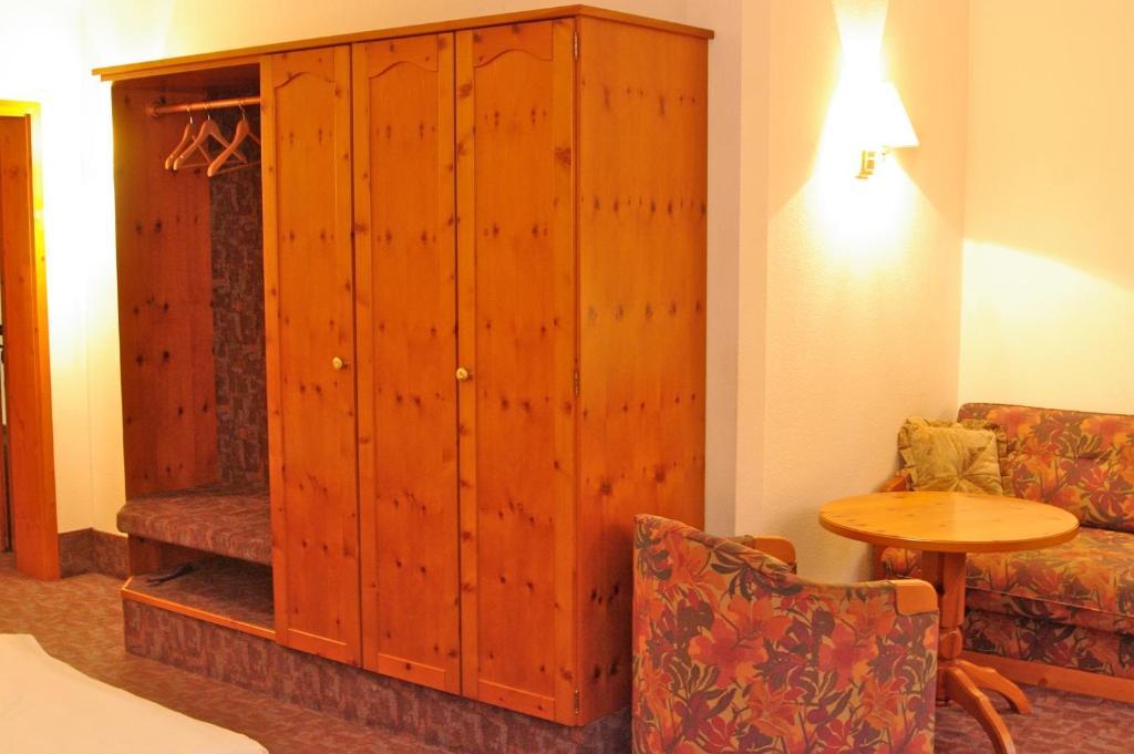 Gasthof Zum Kauzen Ochsenfurt Quarto foto
